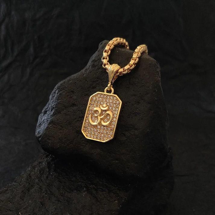 om pendant